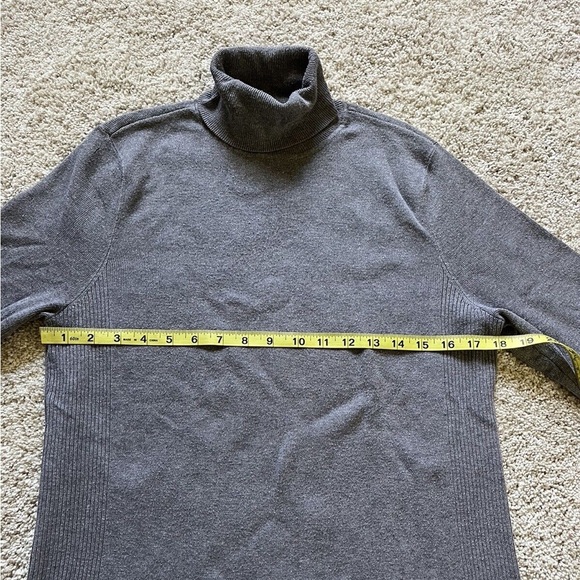 Chicos Women’s Gray Turtleneck Long Sleeve Size 2 Large Rayon Stretch - Picture 5 of 10